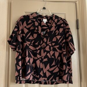 Women's Button Down Short Sleeves Shirt Size M Color Black and Rust